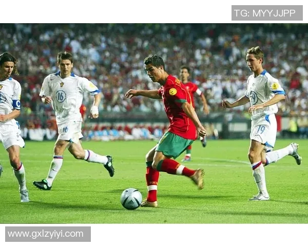 莱奥的传奇之路：从青涩少年到足球巨星的成长历程